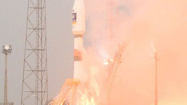 Первый запуск ракеты-носителя Союз-СТ. Видео с космодрома Куру в Гвиане Первый запуск ракеты-носителя Союз-СТ. Видео с космодрома Куру в Гвиане