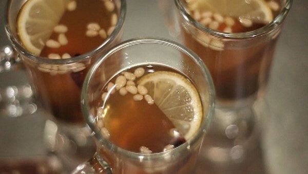 Имбирный напиток с орешками и черносливом. Видеорецепт Имбирный напиток с орешками и черносливом. Видеорецепт