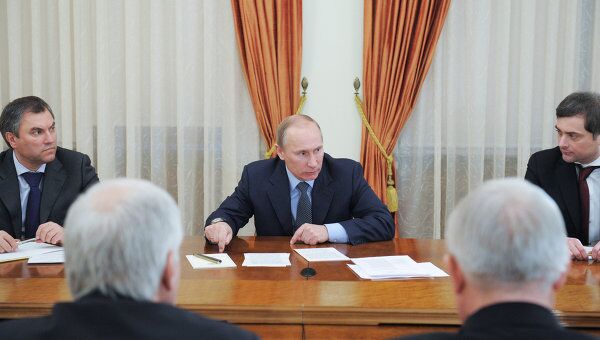 Премьер-министр РФ В.Путин провел встречу с руководством фракции Единая Россия Премьер-министр РФ В.Путин провел встречу с руководством фракции Единая Россия