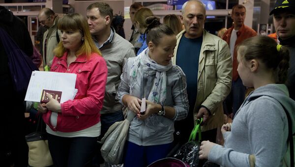 Авиапассажиры в томском аэропорту, архивное фото Авиапассажиры в томском аэропорту, архивное фото