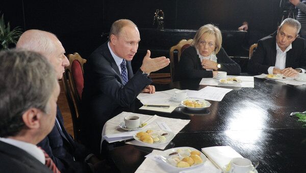 Встреча премьер-министра РФ В.Путина с художественными руководителями театров Встреча премьер-министра РФ В.Путина с художественными руководителями театров