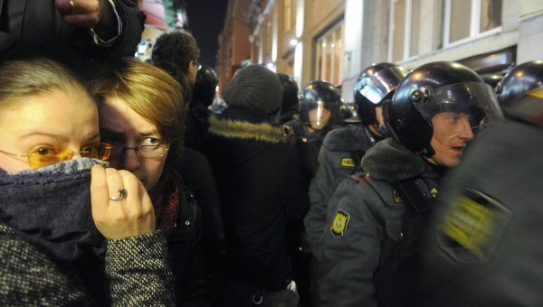 Участники митинга на Триумфальной площади. Участники митинга на Триумфальной площади.