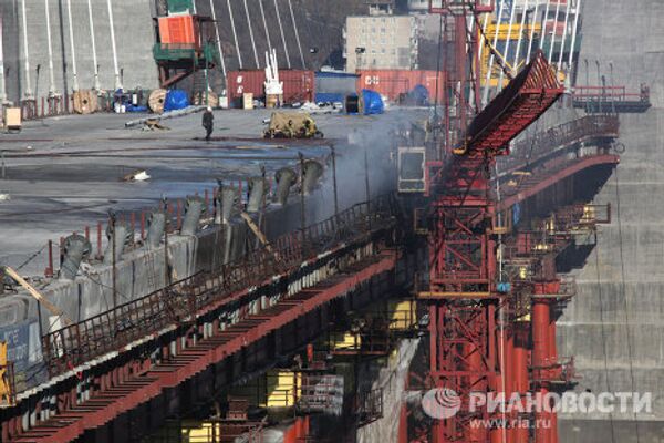 Последствия пожара на строящемся мосту во Владивостоке Последствия пожара на строящемся мосту во Владивостоке