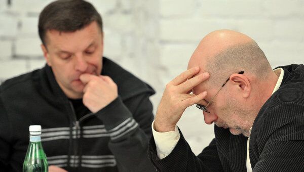Идею создать Лигу избирателей впервые выдвинули на одном из заседаний оргкомитета декабрьских митингов оппозиции писатель Борис Акунин и журналист Леонид Парфенов. Идею создать Лигу избирателей впервые выдвинули на одном из заседаний оргкомитета декабрьских митингов оппозиции писатель Борис Акунин и журналист Леонид Парфенов.