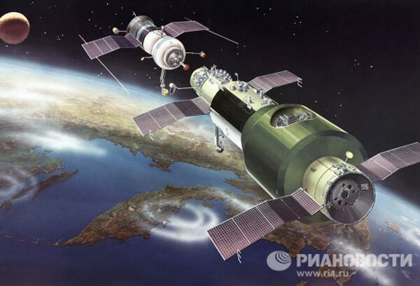 Стыковка корабля Союз-10 со станцией Салют Стыковка корабля Союз-10 со станцией Салют