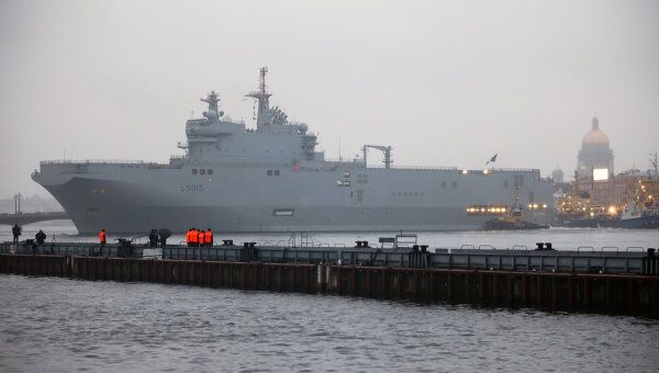 Военный корабль-вертолетоносец класса Мистраль. Архив Военный корабль-вертолетоносец класса Мистраль. Архив