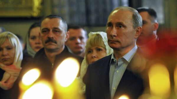 Премьер-министр РФ В.Путин на Рождественском богослужении в Санкт-Петербурге Премьер-министр РФ В.Путин на Рождественском богослужении в Санкт-Петербурге