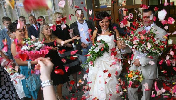 Москвичи смогут пожениться в День влюбленных в 2010 году только в одном ЗАГСе Москвичи смогут пожениться в День влюбленных в 2010 году только в одном ЗАГСе