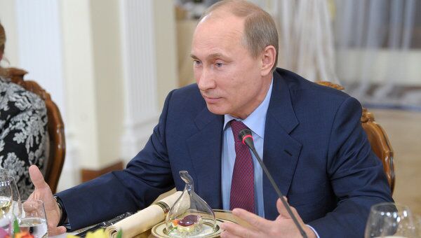 Премьер-министр РФ В.Путин встретился с руководителями СМИ Премьер-министр РФ В.Путин встретился с руководителями СМИ