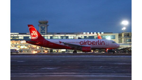 Пассажирский аэробус А-320 авиакомпании Air Berlin. Архив Пассажирский аэробус А-320 авиакомпании Air Berlin. Архив