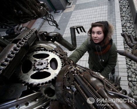 Статуя Чужого установлена в центре Владивостока Статуя Чужого установлена в центре Владивостока