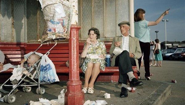 Мартин Парр. Из серии Последний приют. Фотографии Нью-Брайтона. 1983--1985 Мартин Парр. Из серии Последний приют. Фотографии Нью-Брайтона. 1983--1985
