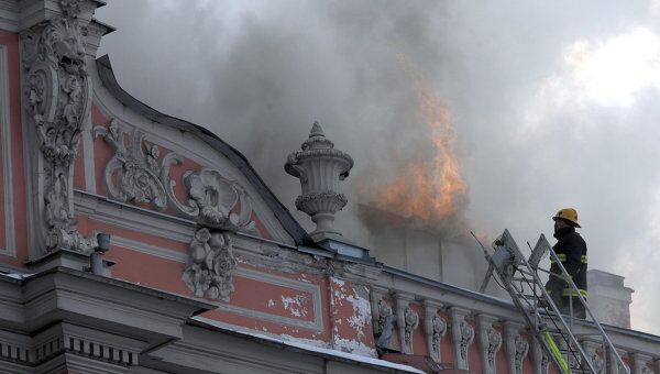 Пожар во дворце Белосельских-Белозерских в Санкт-Петербурге Пожар во дворце Белосельских-Белозерских в Санкт-Петербурге