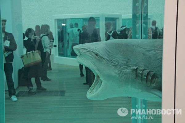 Ретроспективная выставка самого дорогого художника Дэмиена Херста в Лондоне Ретроспективная выставка самого дорогого художника Дэмиена Херста в Лондоне