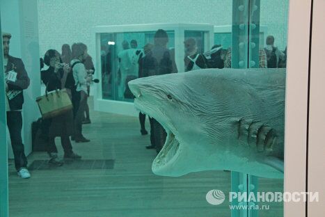 Ретроспективная выставка самого дорогого художника Дэмиена Херста в Лондоне Ретроспективная выставка самого дорогого художника Дэмиена Херста в Лондоне