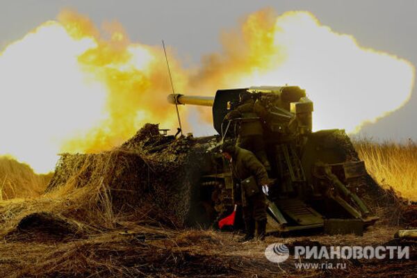 Стрельбы артиллерийских батарей на Сергеевском полигоне Стрельбы артиллерийских батарей на Сергеевском полигоне