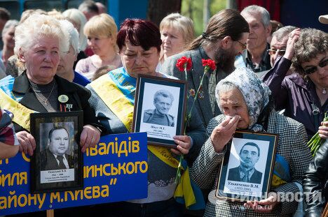 Митинг-реквием, посвященный катастрофе на ЧАЭС, прошел в Киеве Митинг-реквием, посвященный катастрофе на ЧАЭС, прошел в Киеве