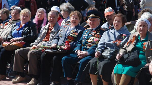 Час славы: москвичи отдали дань уважения ветеранам Час славы: москвичи отдали дань уважения ветеранам