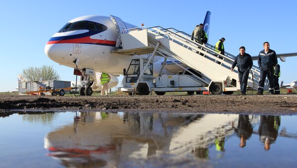 Самолет Superjet-100, пропавший с экранов радаров в Джакарте Самолет Superjet-100, пропавший с экранов радаров в Джакарте