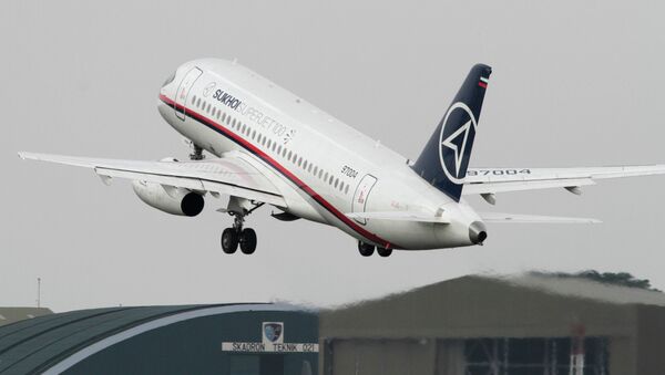 Самолет Superjet-100 пропал с экранов радаров в Джакарте Самолет Superjet-100 пропал с экранов радаров в Джакарте