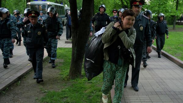 Лагерь оппозиции на Чистых прудах разогнан полицией Лагерь оппозиции на Чистых прудах разогнан полицией