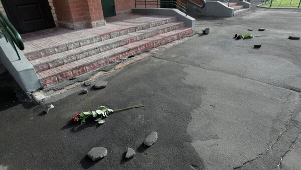Жительница Долгопрудного выбросила с 15 этажа двоих детей Жительница Долгопрудного выбросила с 15 этажа двоих детей