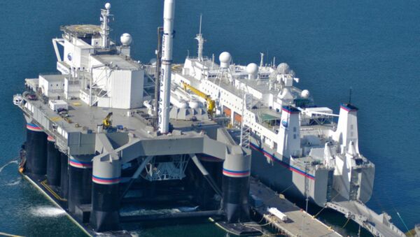 Cтартовая платформа Odissey и командное судно Sea Launch Commander в порту Лонг-Бич (Калифорния). Архив Cтартовая платформа Odissey и командное судно Sea Launch Commander в порту Лонг-Бич (Калифорния). Архив