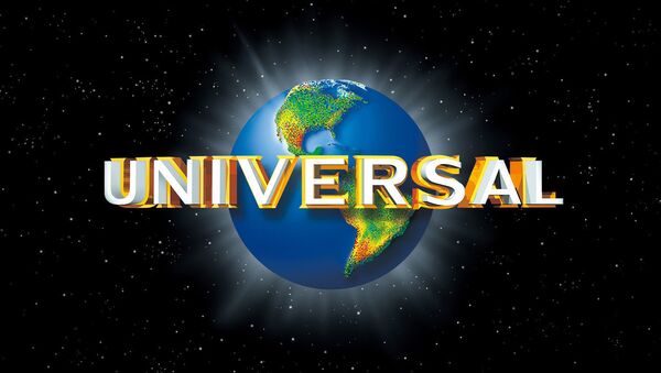 Логотип студии Universal. Архивное фото Логотип студии Universal. Архивное фото