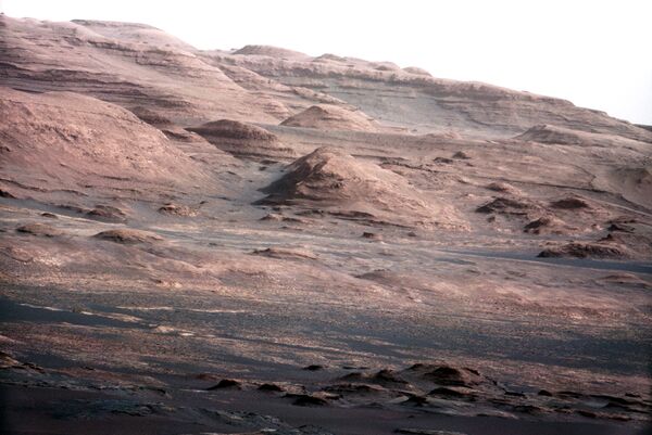 Цветной снимок Марса, сделанный марсоходом Curiosity Цветной снимок Марса, сделанный марсоходом Curiosity