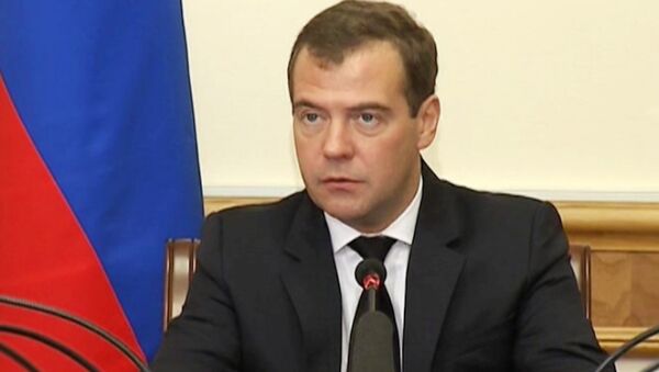 Стрелять в воздух на радостях нельзя ни в Москве, ни в Махачкале - Медведев Стрелять в воздух на радостях нельзя ни в Москве, ни в Махачкале - Медведев