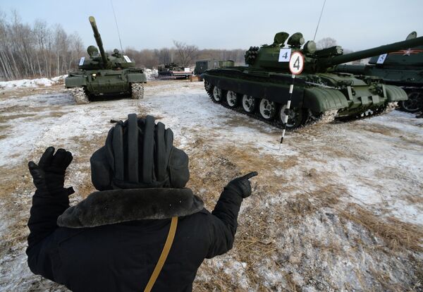 Танки Т-62 во время показательного выезда на Центральной базе хранения бронетанковой техники Восточного военного округа в Приморском крае Танки Т-62 во время показательного выезда на Центральной базе хранения бронетанковой техники Восточного военного округа в Приморском крае