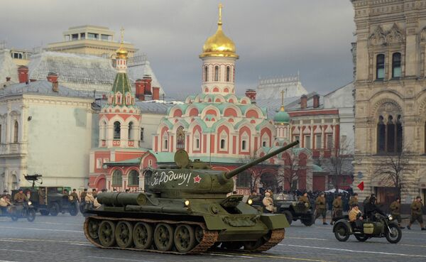 Торжественный марш, посвященный 71-й годовщине Парада 1941 года Торжественный марш, посвященный 71-й годовщине Парада 1941 года
