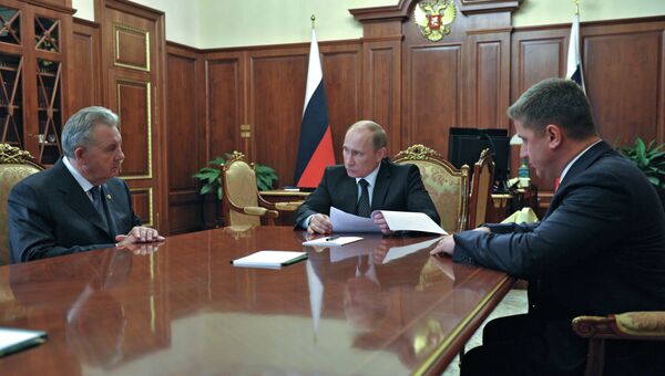 В.Путин встретился с В.Ишаевым и Е.Додом В.Путин встретился с В.Ишаевым и Е.Додом