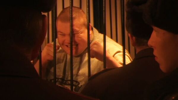 Рыжий Тарзан кривлялся во время оглашения приговора в суде Рыжий Тарзан кривлялся во время оглашения приговора в суде