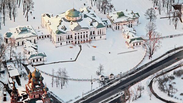 Вид с телебашни на Останкинский дворец-музей Вид с телебашни на Останкинский дворец-музей