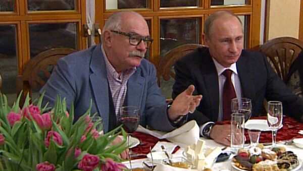 Юбилей Сергея Михалкова в родовом гнезде: на чай пригласили Путина Юбилей Сергея Михалкова в родовом гнезде: на чай пригласили Путина