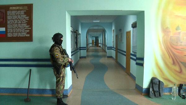 Заложники в астраханском колледже освобождены Заложники в астраханском колледже освобождены
