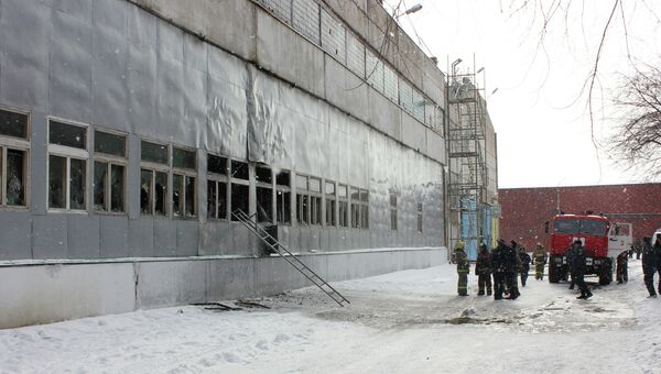 Тушение пожара на комбайновом заводе в Красноярске Тушение пожара на комбайновом заводе в Красноярске