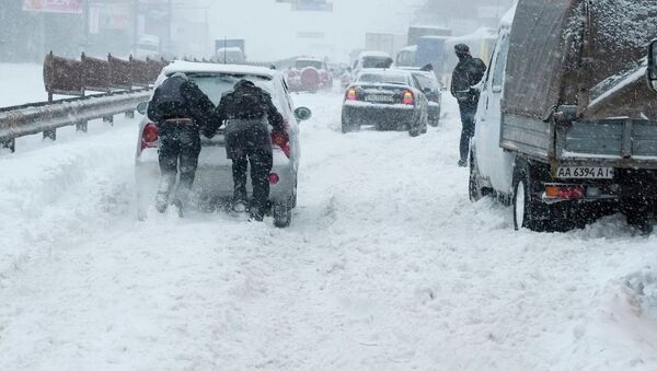 Киев занесло снегом Киев занесло снегом