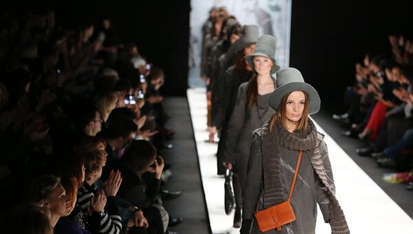 Показ коллекции И. Хакамады в рамках Mercedes-Benz Fashion Week. Архив Показ коллекции И. Хакамады в рамках Mercedes-Benz Fashion Week. Архив