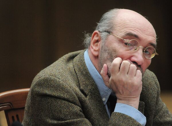 Писатель Александр Кабаков во время встречи с деятелями культуры, посвященной Дню работника культуры Писатель Александр Кабаков во время встречи с деятелями культуры, посвященной Дню работника культуры