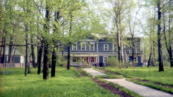 Государственный дом-музей П. И. Чайковского. Архивное фото Государственный дом-музей П. И. Чайковского. Архивное фото