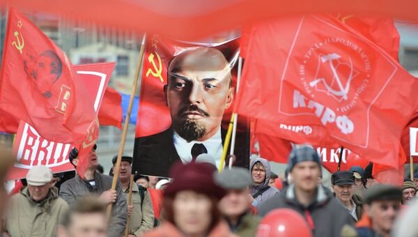 Первомайская демонстрация в Новосибирске Первомайская демонстрация в Новосибирске