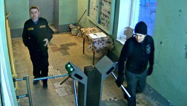 Побег Олега Топалова из Матросской тишины. Съемка камеры наблюдения Побег Олега Топалова из Матросской тишины. Съемка камеры наблюдения