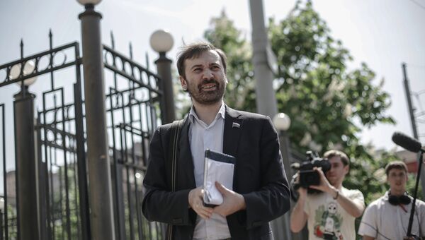 Илья Пономарев вызван на допрос в Следственный комитет по делу о растрате в фонде Сколково Илья Пономарев вызван на допрос в Следственный комитет по делу о растрате в фонде Сколково