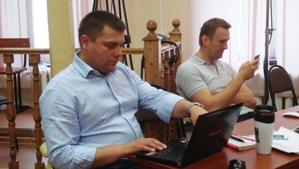 Петр Офицеров и Алексей Навальный в Ленинском районном суде города Кирова Петр Офицеров и Алексей Навальный в Ленинском районном суде города Кирова