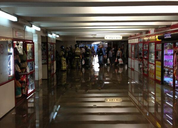 Последствия ливня в метро Ясенево Последствия ливня в метро Ясенево