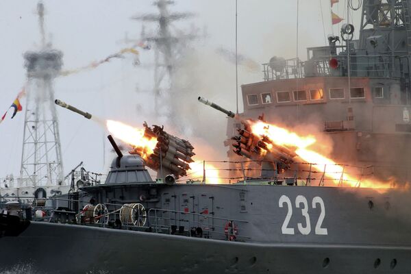 Репетиция парада ко Дню военно-морского флота РФ в Балтийске Репетиция парада ко Дню военно-морского флота РФ в Балтийске
