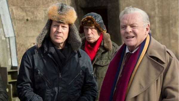 Кадр из фильма Рэд 2 Кадр из фильма Рэд 2