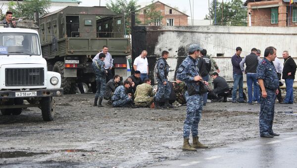 Взрыв у здания РОВД в Сунженском районе Чечни Взрыв у здания РОВД в Сунженском районе Чечни